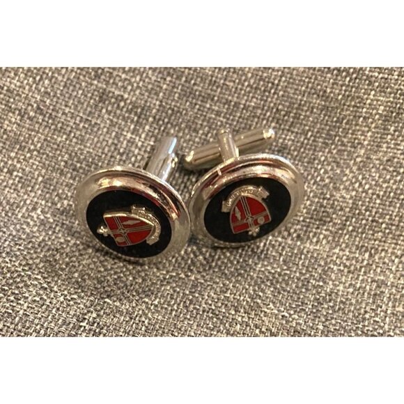 Vtg Silvertone, Black & Red Round Cufflinks With Center Shield Design-Exquisite - Picture 3 of 3
